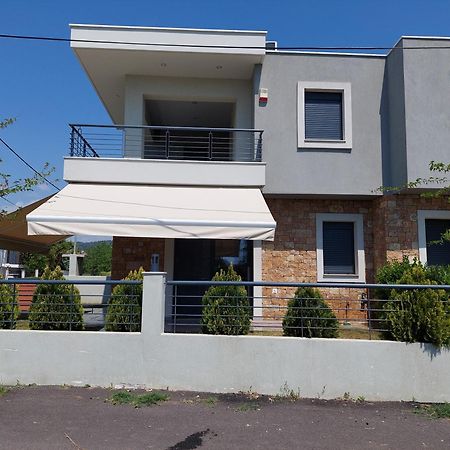Nikiti Modern Villa Exterior photo